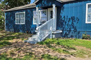 103 N Rhomberg St, Burnet, TX 78611 - Photo 2