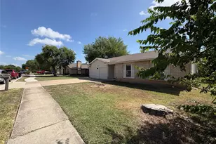1709 W Mesa Park Dr, Round Rock, TX 78664 - Photo 2
