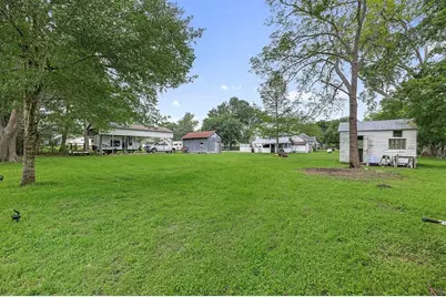 326 Centennial Street, Carmine, TX 78932 - Photo 2