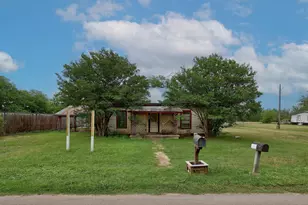 205 Fallwell St, Liberty Hill, TX 78642 - Photo 2