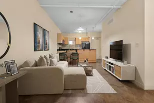711 W 26th St, Austin, TX 78705 - Photo 2