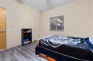 711 W 26th St, Austin, TX 78705 - Photo 20