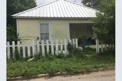 900 E Live Oak Street, Lockhart, TX 78644 - Photo 4