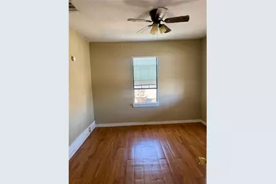 900 E Live Oak Street, Lockhart, TX 78644 - Photo 1