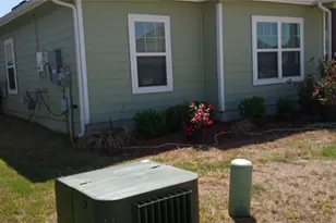 204 Oldbridge Dr, Hutto, TX 78634 - Photo 8