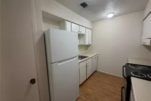 421 Live Oak St, Kyle, TX 78640 - Photo 6