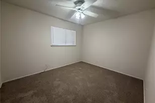 421 Live Oak St, Kyle, TX 78640 - Photo 12
