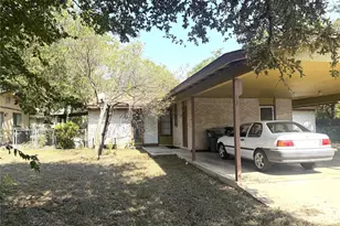 421 Live Oak St, Kyle, TX 78640 - Photo 2