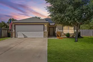 1315 Lantana Ct, Gonzales, TX 78629 - Photo 1