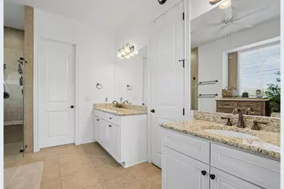 5240 Diamante Drive, Spicewood, TX 78669 - Photo 14