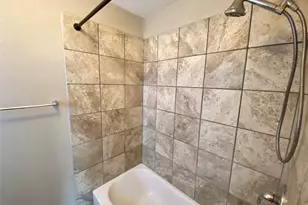 1013 Hyridge St, Round Rock, TX 78664 - Photo 8