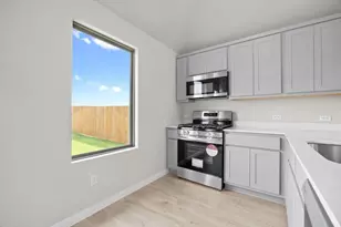 281 Bendecido Loop, Elgin, TX 78621 - Photo 12