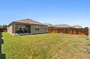 142 Esparza Dr, Bastrop, TX 78602 - Photo 24