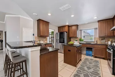 343 E Jackson Street, Bartlett, TX 76511 - Photo 2