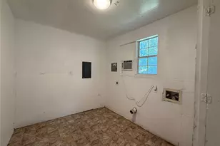 6204 Dove Springs Cir, Austin, TX 78744 - Photo 14