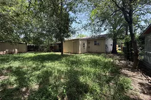 6204 Dove Springs Cir, Austin, TX 78744 - Photo 18
