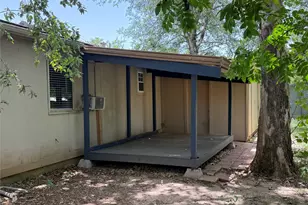 6204 Dove Springs Cir, Austin, TX 78744 - Photo 16