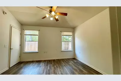 5512 Steven Creek Way, Austin, TX 78721 - Photo 8