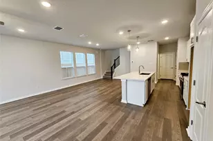 104 Greinert Dr, Taylor, TX 76574 - Photo 2