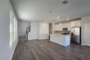 104 Greinert Dr, Taylor, TX 76574 - Photo 2