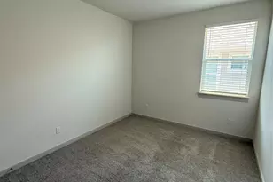 400 Barton Creek Ln, Hutto, TX 78634 - Photo 6