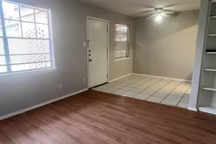 307 E 31st St, Austin, TX 78705 - Photo 12