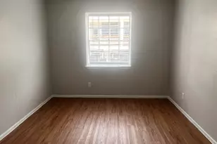 307 E 31st St, Austin, TX 78705 - Photo 20