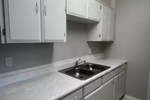 307 E 31st St, Austin, TX 78705 - Photo 8