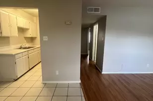 307 E 31st St, Austin, TX 78705 - Photo 2