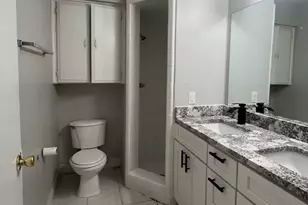 307 E 31st St, Austin, TX 78705 - Photo 16