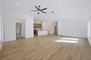 106 Melrose St, Hutto, TX 78634 - Photo 6