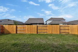106 Melrose St, Hutto, TX 78634 - Photo 28