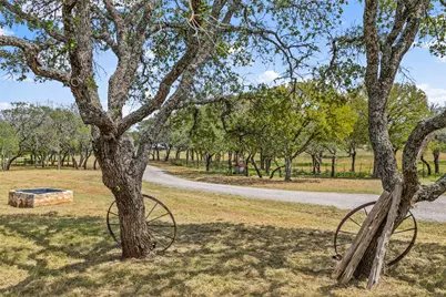 2631 N US 281 Highway, Johnson City, TX 78636 - Photo 34