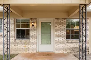 1303 Haynes St, San Marcos, TX 78666 - Photo 2