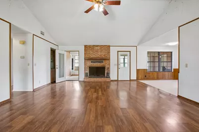 406 Monkey Road, Elgin, TX 78621 - Photo 4