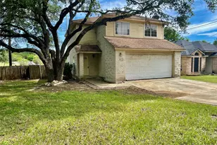 609 Chicago St, San Marcos, TX 78666 - Photo 2