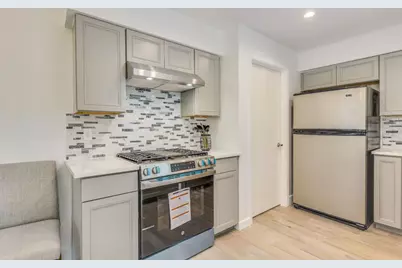 8304 Bradford Edward Cove #B, Austin, TX 78759 - Photo 16