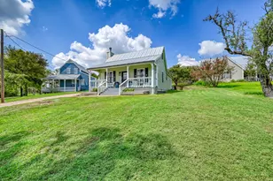 229 Sunday Cir, Fredericksburg, TX 78624 - Photo 4