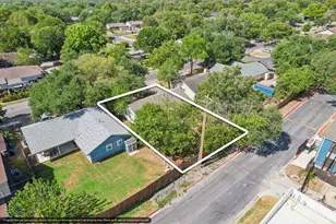 704 Buckingham Pl, Austin, TX 78745 - Photo 16
