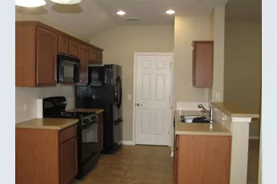 123 Bayliss Street, Hutto, TX 78634 - Photo 4