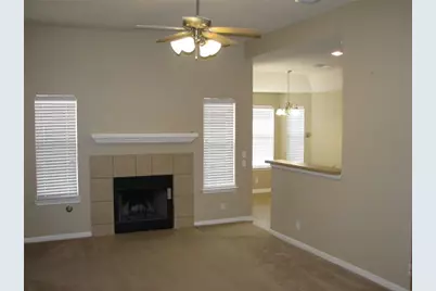 123 Bayliss Street, Hutto, TX 78634 - Photo 2