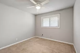310 De Soto Dr, Universal City, TX 78148 - Photo 20