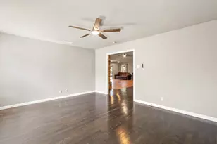 310 De Soto Dr, Universal City, TX 78148 - Photo 6
