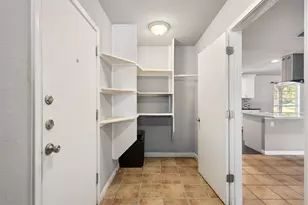 310 De Soto Dr, Universal City, TX 78148 - Photo 16
