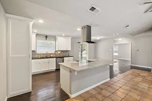310 De Soto Dr, Universal City, TX 78148 - Photo 10