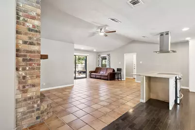 310 De Soto Drive, Universal City, TX 78148 - Photo 14