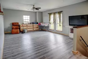 626 Sparta Field Rd, Waelder, TX 78959 - Photo 14