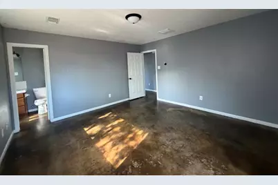 207 S Creek Street, Fredericksburg, TX 78624 - Photo 14