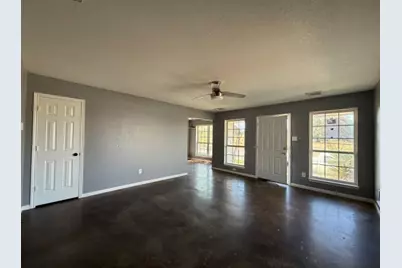 207 S Creek Street, Fredericksburg, TX 78624 - Photo 8