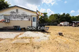 607 E 19th St, Georgetown, TX 78626 - Photo 4